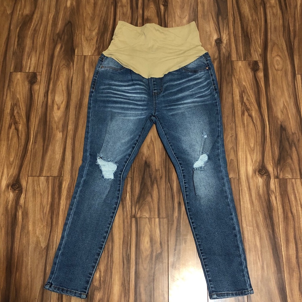 Womans NWT maternity jeans